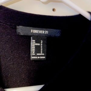 Black short sleeve sweater top